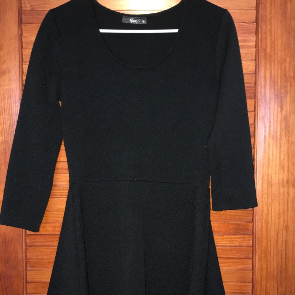 black quarter sleeve dress!
